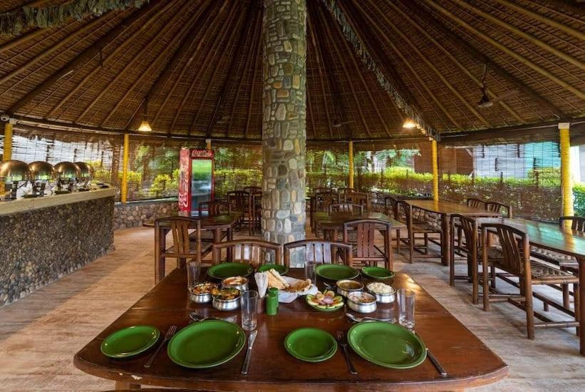 Corbett Wild Resorts & Spa Garjia Buitenkant foto